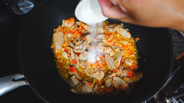 ผัดกะเพราเป็ดพะโล้ ผัดกะเพราเป็ดพะโล้
