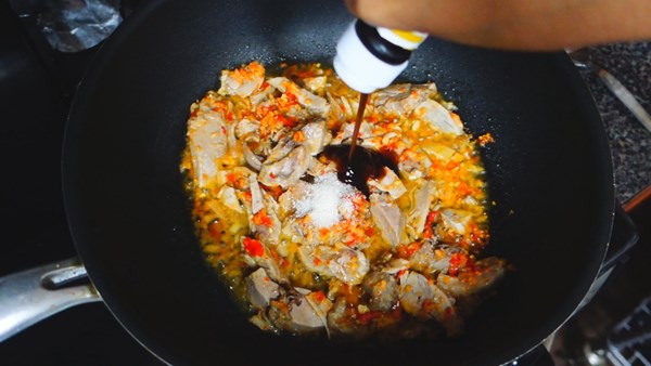 ผัดกะเพราเป็ดพะโล้ ผัดกะเพราเป็ดพะโล้
