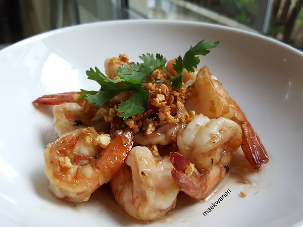 กุ้งทอดกระเทียมพริกไทย กุ้งทอดกระเทียมพริกไทย