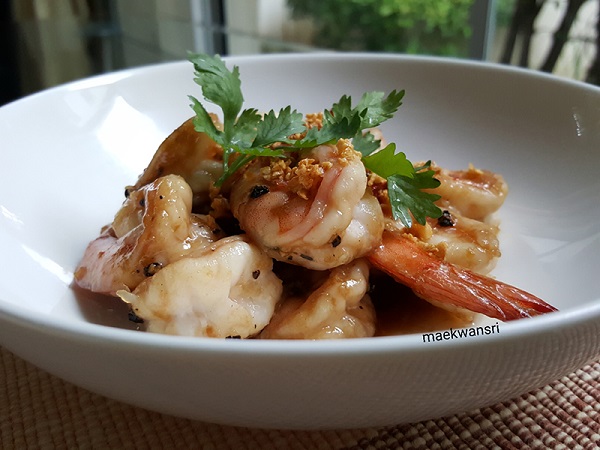 กุ้งทอดกระเทียมพริกไทย กุ้งทอดกระเทียมพริกไทย