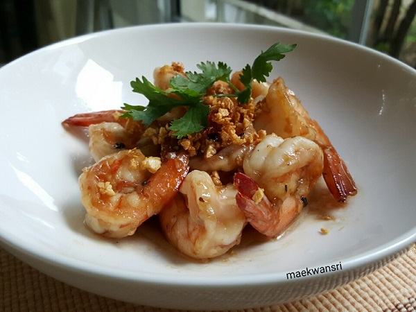 กุ้งทอดกระเทียมพริกไทย กุ้งทอดกระเทียมพริกไทย