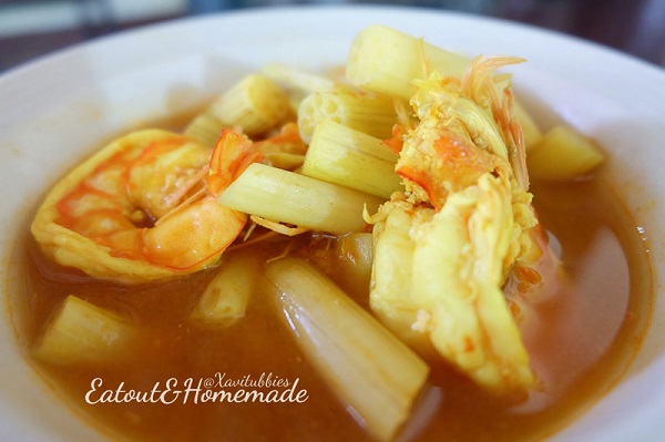 แกงเหลืองไหลบัวกุ้ง แกงเหลืองไหลบัวกุ้ง