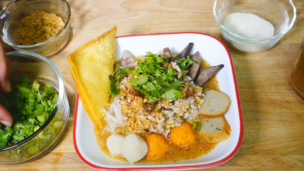ก๋วยเตี๋ยวหมูต้มยำ วิธีทำก๋วยเตี๋ยวหมูต้มยำ