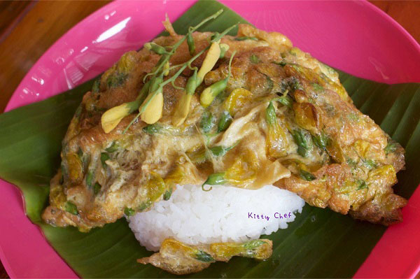 ไข่เจียวดอกโสน ไข่เจียวดอกโสน