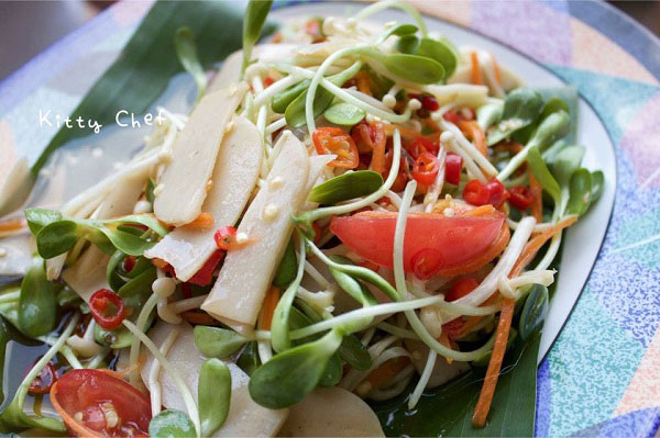 ส้มตำ ยำหมูยอ
