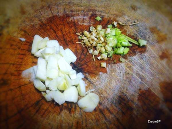 สปาเกตตีคลุกกะปิ สปาเกตตีคลุกกะปิ