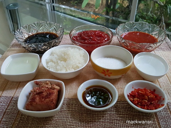 ข้าวผัดซอสเย็นตาโฟ ข้าวผัดซอสเย็นตาโฟ