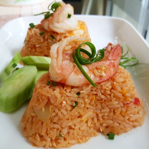 ข้าวผัดซอสเย็นตาโฟ ข้าวผัดซอสเย็นตาโฟ