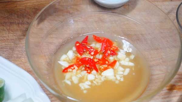 ยำเนื้อย่าง ยำเนื้อย่าง