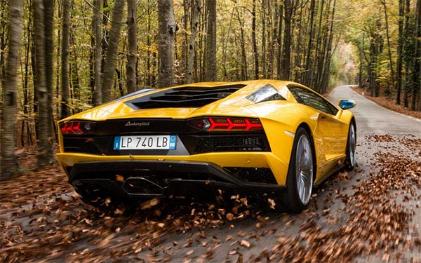 Lamborghini Aventador S Coupé 2017 Lamborghini Aventador S Coupé 2017