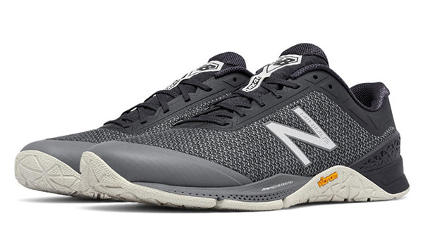 รองเท้าออกกําลังกาย รองเท้าออกกําลังกาย