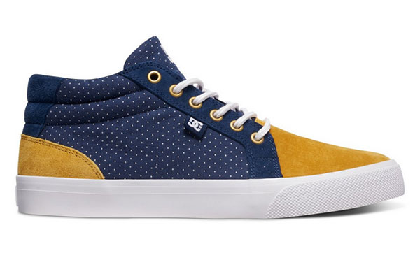 รองเท้าผ้าใบหุ้มข้อ รองเท้าผ้าใบหุ้มข้อ