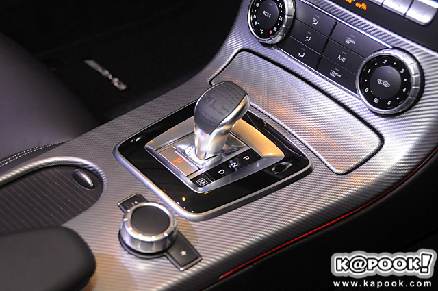 Mercedes-Benz SLC 300 AMG Dynamic  Mercedes-Benz SLC 300 AMG Dynamic