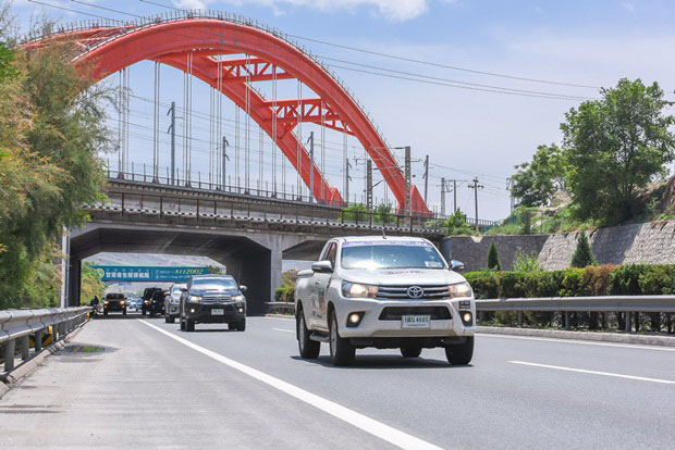 คาราวาน Toyota Hilux Revo 2016 คาราวาน Toyota Hilux Revo 2016