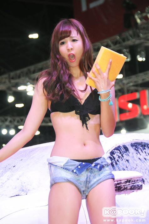 พริตตี้ล้างรถ Bangkok Auto Salon 2016 พริตตี้ล้างรถ Bangkok Auto Salon 2016