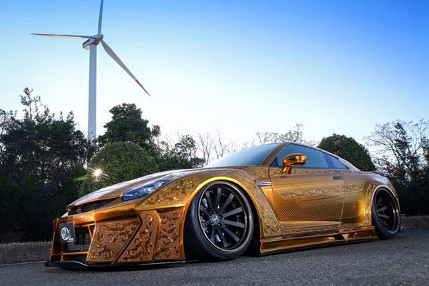 Kuhl Racing Engraved Nissan GT-R Kuhl Racing Engraved Nissan GT-R