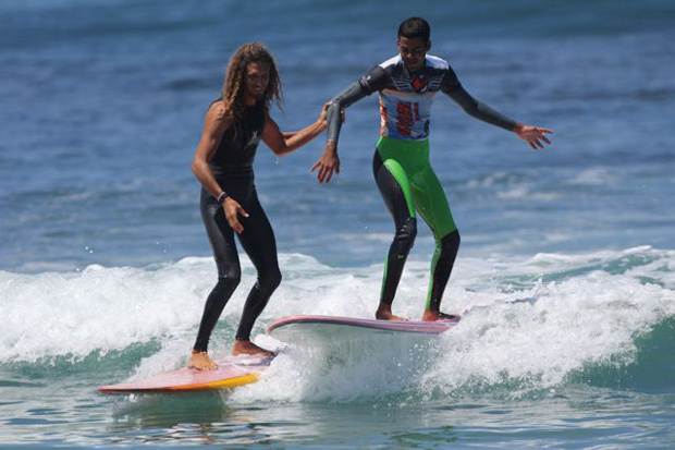 นักกีฬาเซิร์ฟบอร์ด นักกีฬาเซิร์ฟบอร์ด