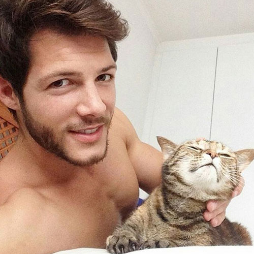 หนุ่มหล่อกับแมว หนุ่มหล่อกับแมว