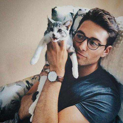 หนุ่มหล่อกับแมว หนุ่มหล่อกับแมว