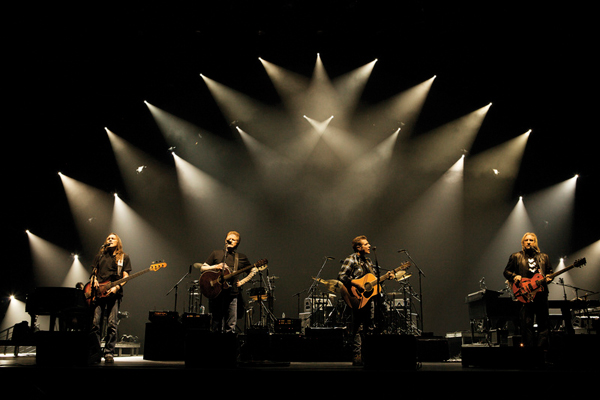 อวสานตำนานร็อค The Eagles ประกาศยุบวงแล้ว
