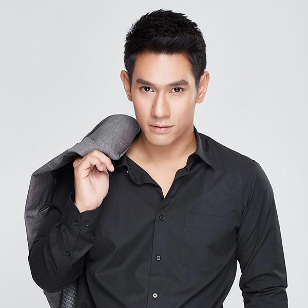 อ๋อม อรรคพันธ์ อ๋อม อรรคพันธ์