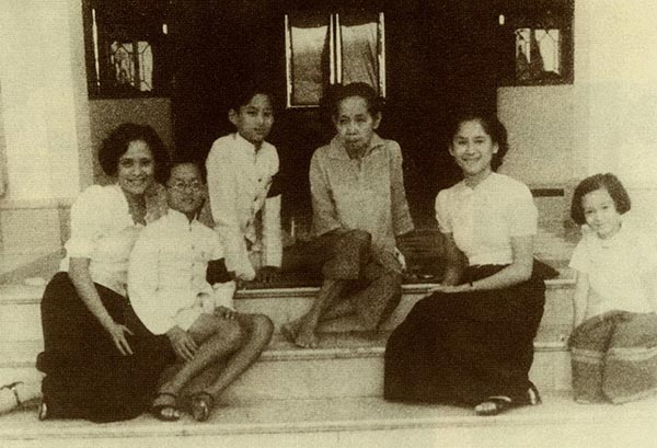 สโมสรปาตาปุม และห้องประชุมลับของ ร.8 และ ร.9 สโมสรปาตาปุม และห้องประชุมลับของ ร.8 และ ร.9