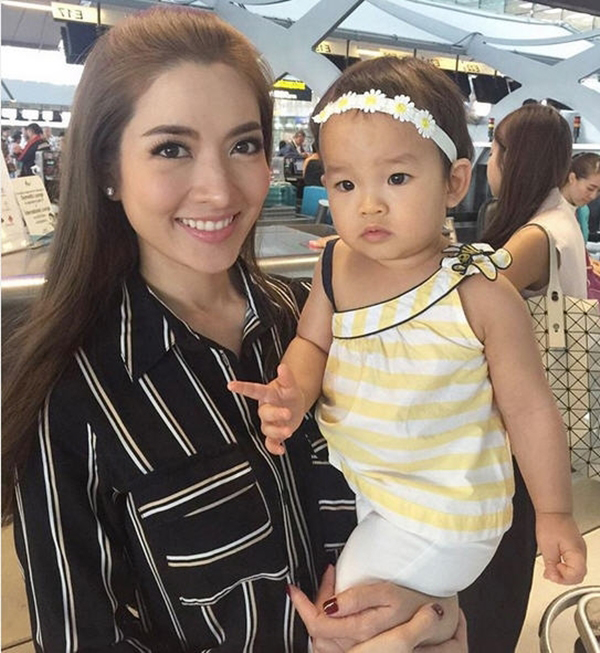 แอฟ ทักษอร สุดทน บล็อก IG คนด่า น้องปีใหม่ หยาบคาย แอฟ ทักษอร สุดทน บล็อก IG คนด่า น้องปีใหม่ หยาบคาย