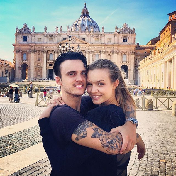 Josephine Skriver นางฟ้าวิคตอเรียซีเคร็ตคนใหม่ ที่แม่เป็นเลสเบี้ยน พ่อเป็นเกย์