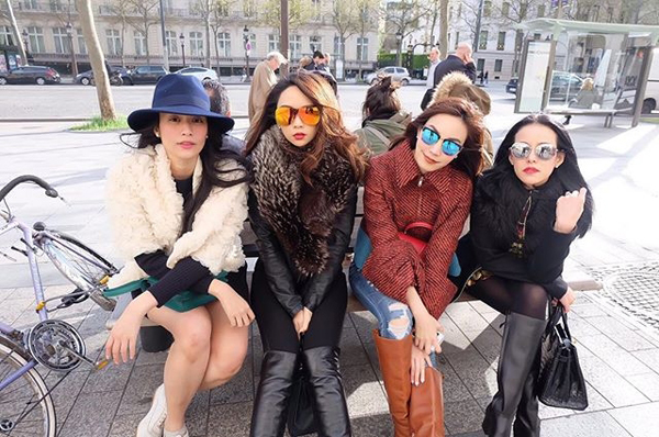 เมย์ หนิง ครีม เป้ย แท็คทีมเที่ยวปารีส เมย์ หนิง ครีม เป้ย แท็คทีมเที่ยวปารีส