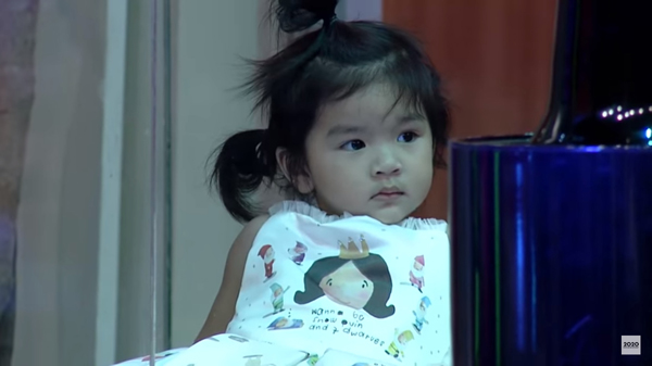 โบว์ แวนด้า โบว์ แวนด้า