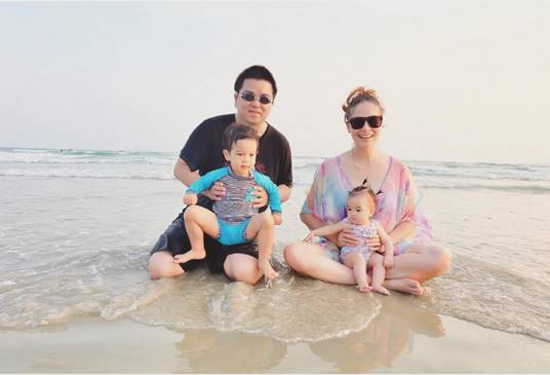 น้องมาริลิน ลูกสาวเมย์ มาริษา เที่ยวทะเลเริงร่า น้องมาริลิน ลูกสาวเมย์ มาริษา เที่ยวทะเลเริงร่า