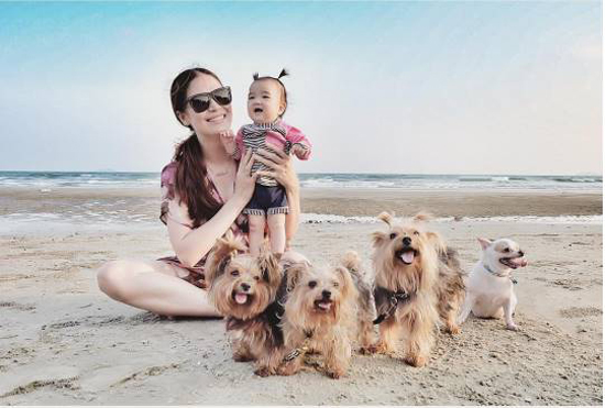 น้องมาริลิน ลูกสาวเมย์ มาริษา เที่ยวทะเลเริงร่า น้องมาริลิน ลูกสาวเมย์ มาริษา เที่ยวทะเลเริงร่า