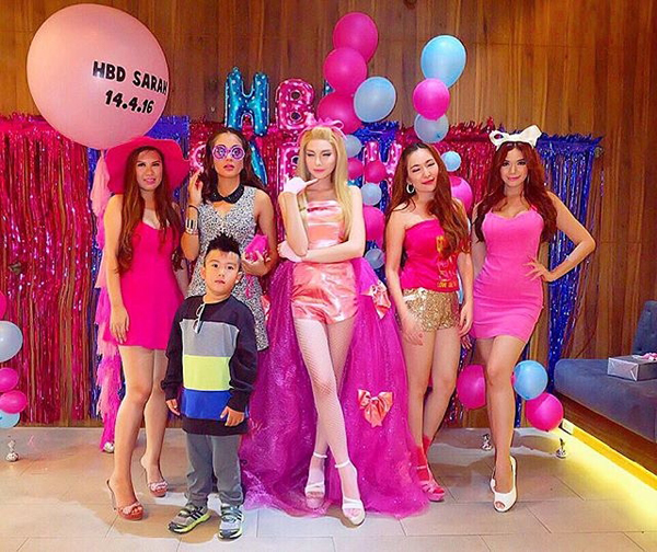 ซาร่า คาซิงกินี จัดปาร์ตี้วันเกิดในธีมบาร์บี้ สวยแบ๊วเหมือนตุ๊กตาเลย ซาร่า คาซิงกินี จัดปาร์ตี้วันเกิดในธีมบาร์บี้ สวยแบ๊วเหมือนตุ๊กตาเลย