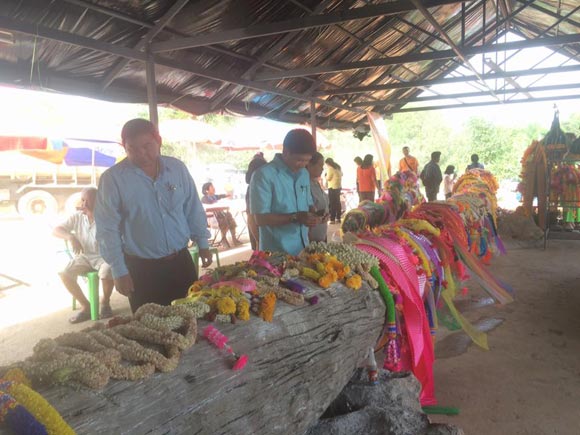 เจ้าแม่ตะเคียนสร้อยสุวรรณ 1 สิงหาคม 2559 เจ้าแม่ตะเคียนสร้อยสุวรรณ 1 สิงหาคม 2559