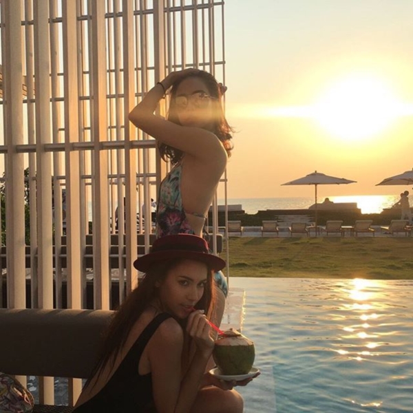 คริส หอวัง นำลูกทีม น้ำหวาน กวาง เจสซี่ โชว์ชุดว่ายน้ำ คริส หอวัง นำลูกทีม น้ำหวาน กวาง เจสซี่ โชว์ชุดว่ายน้ำ