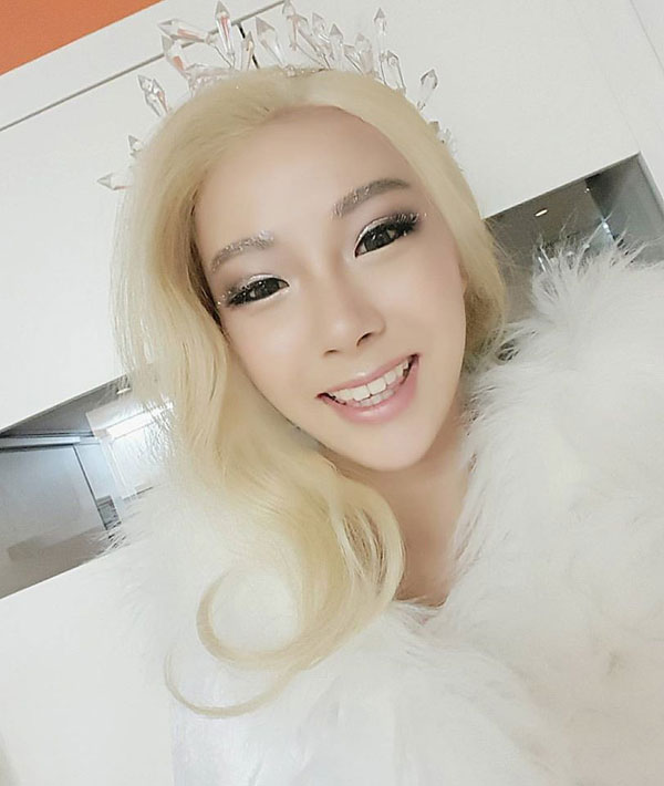 อดีต VRZO พร้อมใจกันเบ้ปาก มองบน ติดแท็กเพลีย ทำชาวเผือกกดไลค์รัว ๆ อดีต VRZO พร้อมใจกันเบ้ปาก มองบน ติดแท็กเพลีย ทำชาวเผือกกดไลค์รัว ๆ