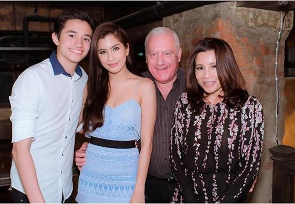 ปู ไปรยา ฉลองวันเกิดคุณพ่อ ปู ไปรยา ฉลองวันเกิดคุณพ่อ