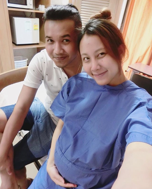 หลานสาว โน้ต เชิญยิ้ม หลานสาว โน้ต เชิญยิ้ม