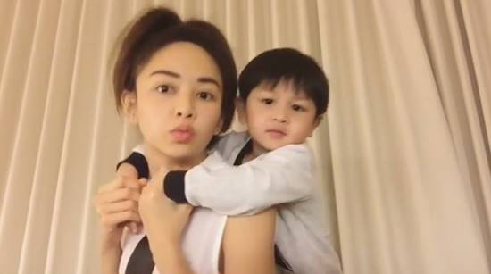 แม่เป้ย น้องโปรด แม่เป้ย น้องโปรด