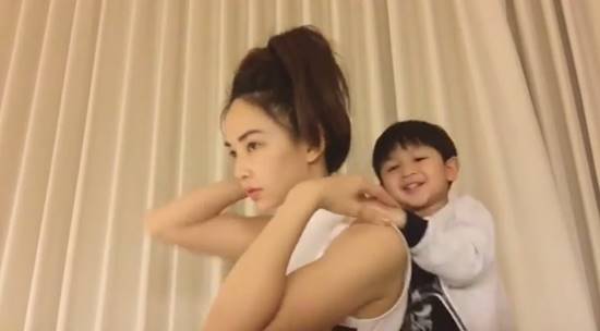 แม่เป้ย น้องโปรด แม่เป้ย น้องโปรด