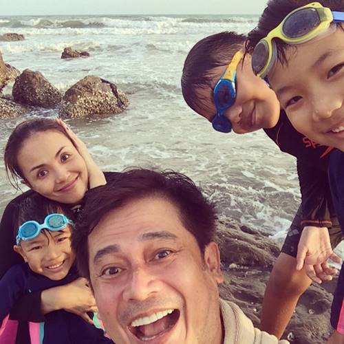 ครอบครัว หนุ่ม สันติสุข ครอบครัว หนุ่ม สันติสุข