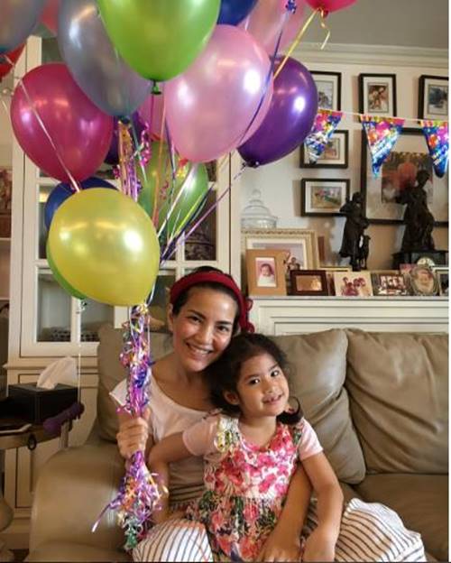 วันเกิด น้องนาวา ลูกสาว อ้อม พิยดา วันเกิด น้องนาวา ลูกสาว อ้อม พิยดา