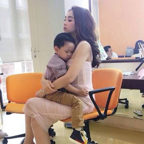 แม่เป้ย น้องโปรด แม่เป้ย น้องโปรด