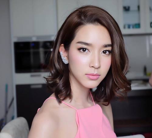 โม มนชนก โม มนชนก