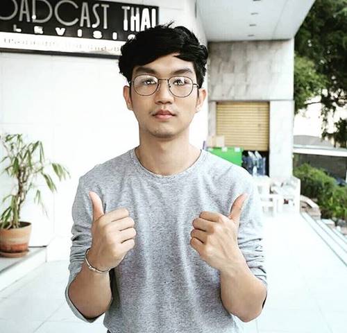 ท็อป ณฐกร หนึ่งในหุ้นส่วนของ บุ๋ม เจนี่ ท็อป ณฐกร หนึ่งในหุ้นส่วนของ บุ๋ม เจนี่