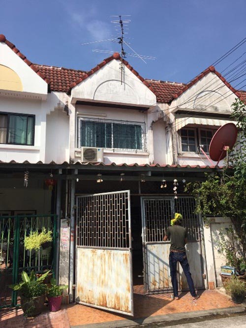 รีโนเวททาวน์เฮ้าส์ 2 ชั้น รีโนเวททาวน์เฮ้าส์ 2 ชั้น