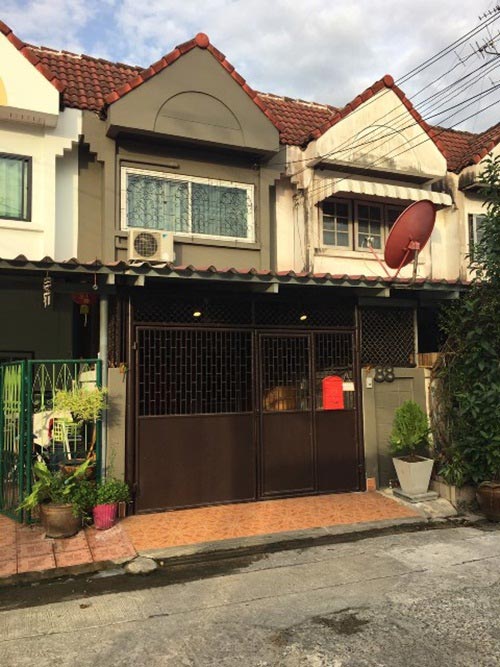 รีโนเวททาวน์เฮ้าส์ 2 ชั้น รีโนเวททาวน์เฮ้าส์ 2 ชั้น