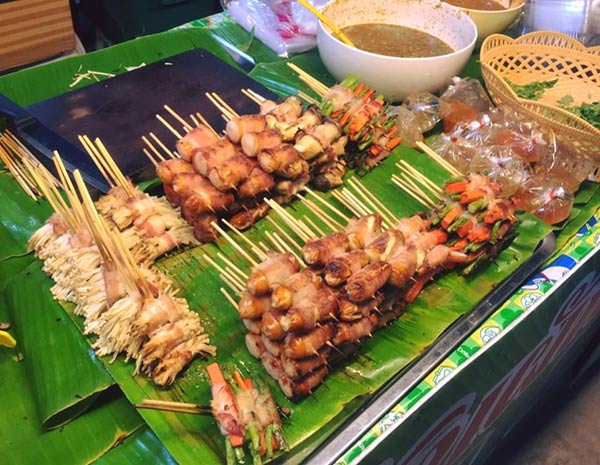 ตลาดนัดกลางคืนแบกะดิน ตลาดนัดกลางคืนแบกะดิน