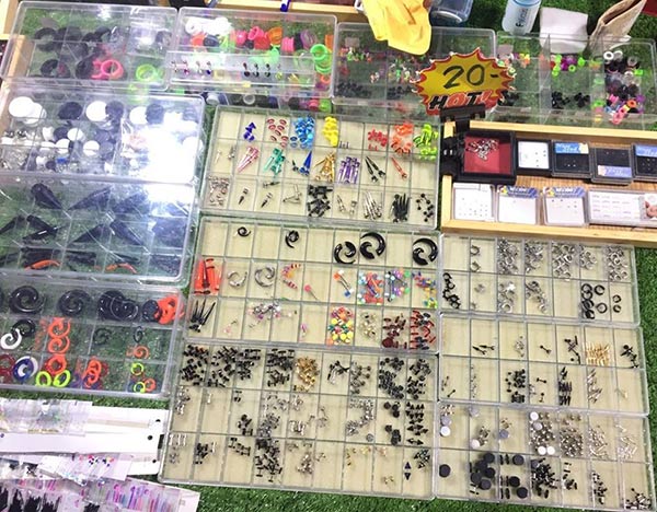 ตลาดนัดกลางคืนแบกะดิน ตลาดนัดกลางคืนแบกะดิน
