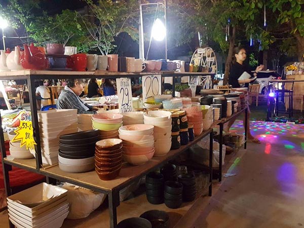 ตลาดนัดกลางคืนแบกะดิน ตลาดนัดกลางคืนแบกะดิน